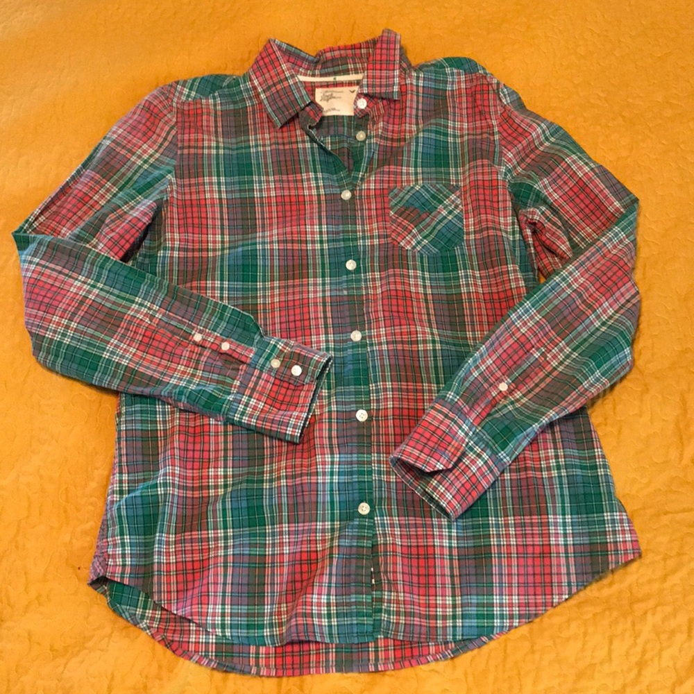 American Eagle plaid button down shirt
